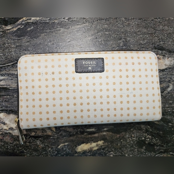 Fossil Handbags - Fossil zippered wallet - white w/ gold polka dots, zippered and open pockets